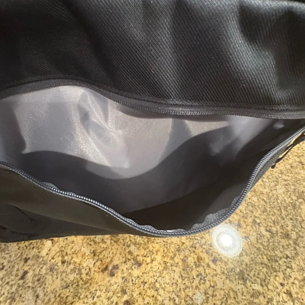 Patagonia Black Polyester Padded Laptop Computer School Business Shoulder Bag